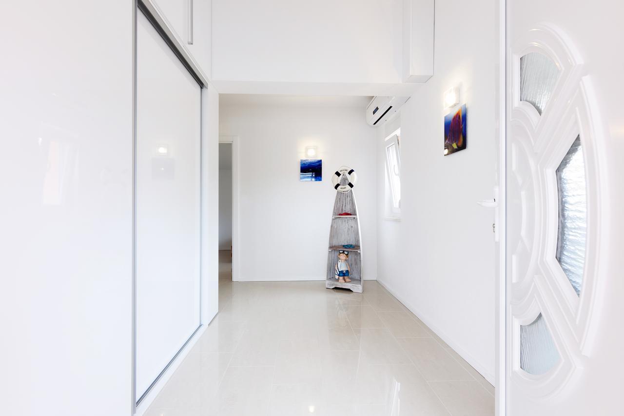 Studio Apartment Maslina Gornji Karin Cameră foto